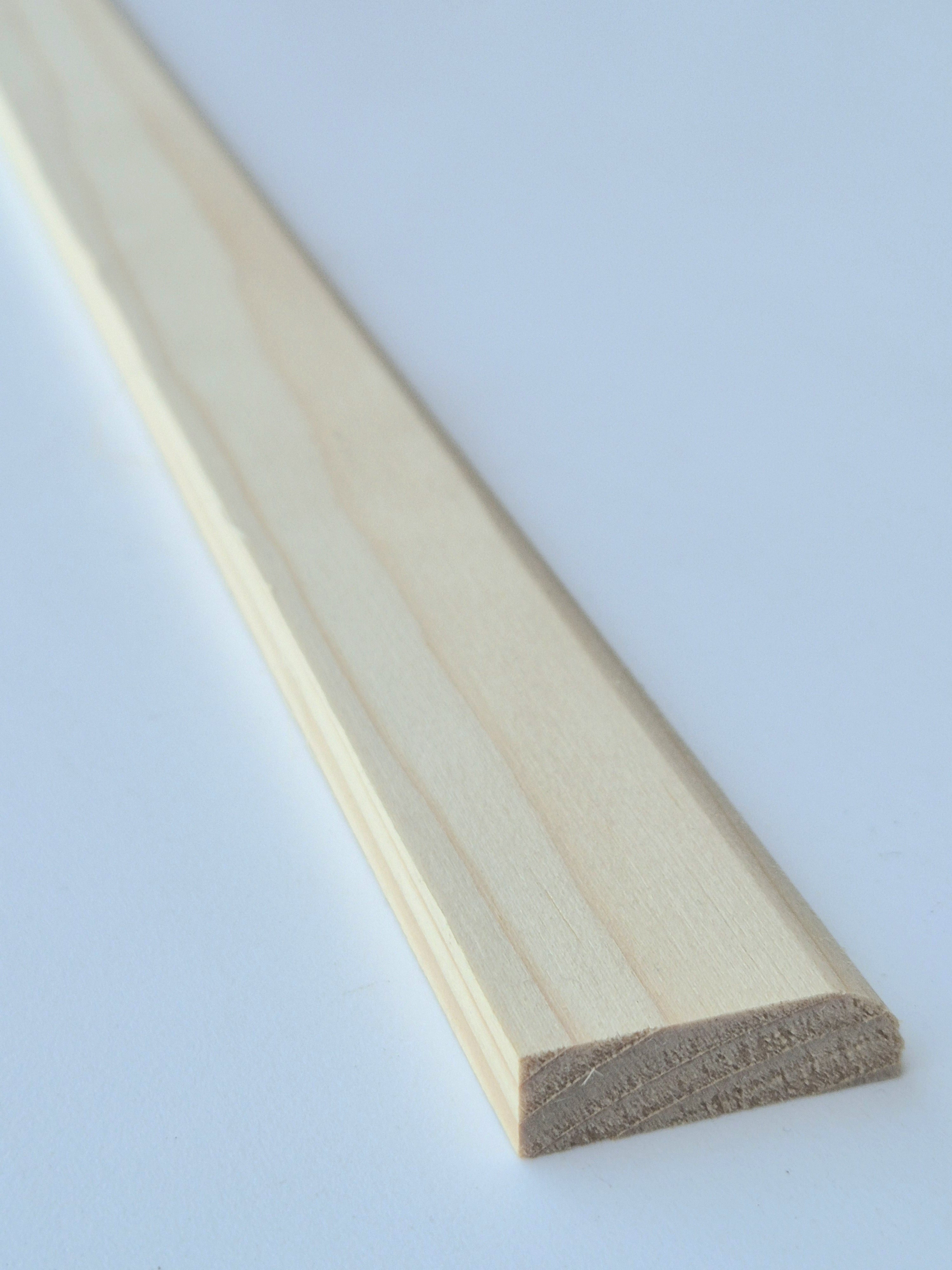 Smrkové podlahové lišty 30x10mm - délka 2,50m