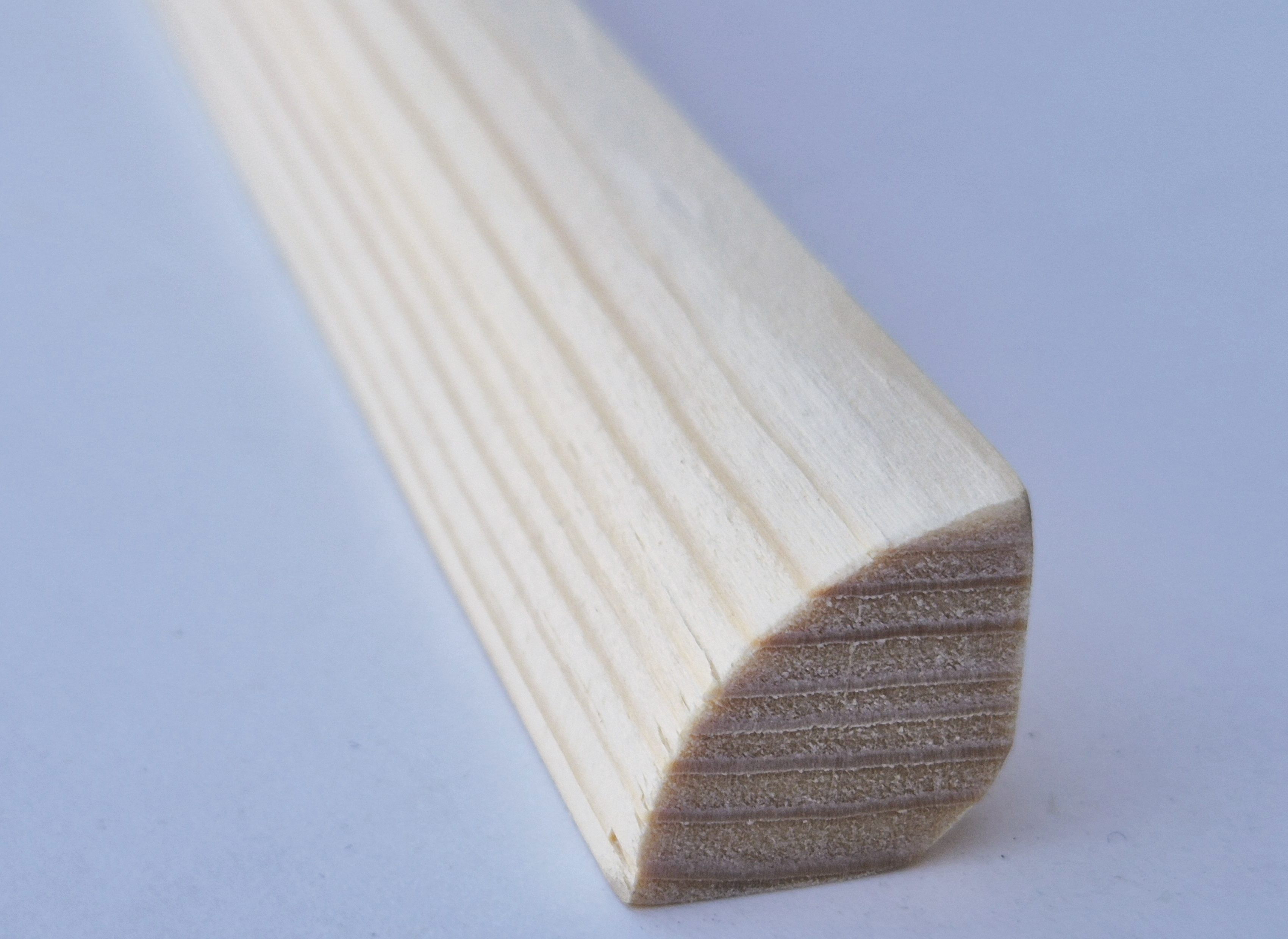 Smrkové koutové lišty LKVO 20x20mm - délka 2,50m